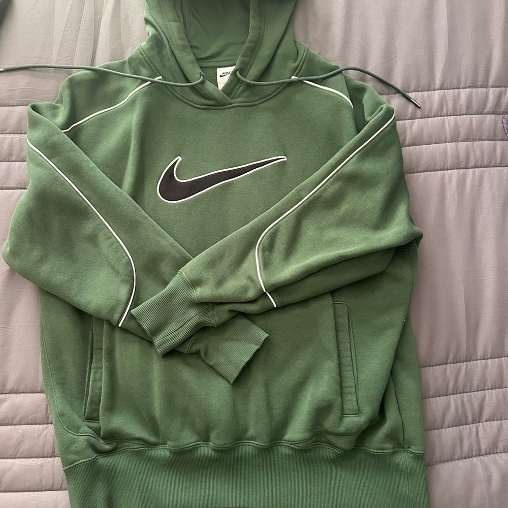 Nike Men's Green Hoodie